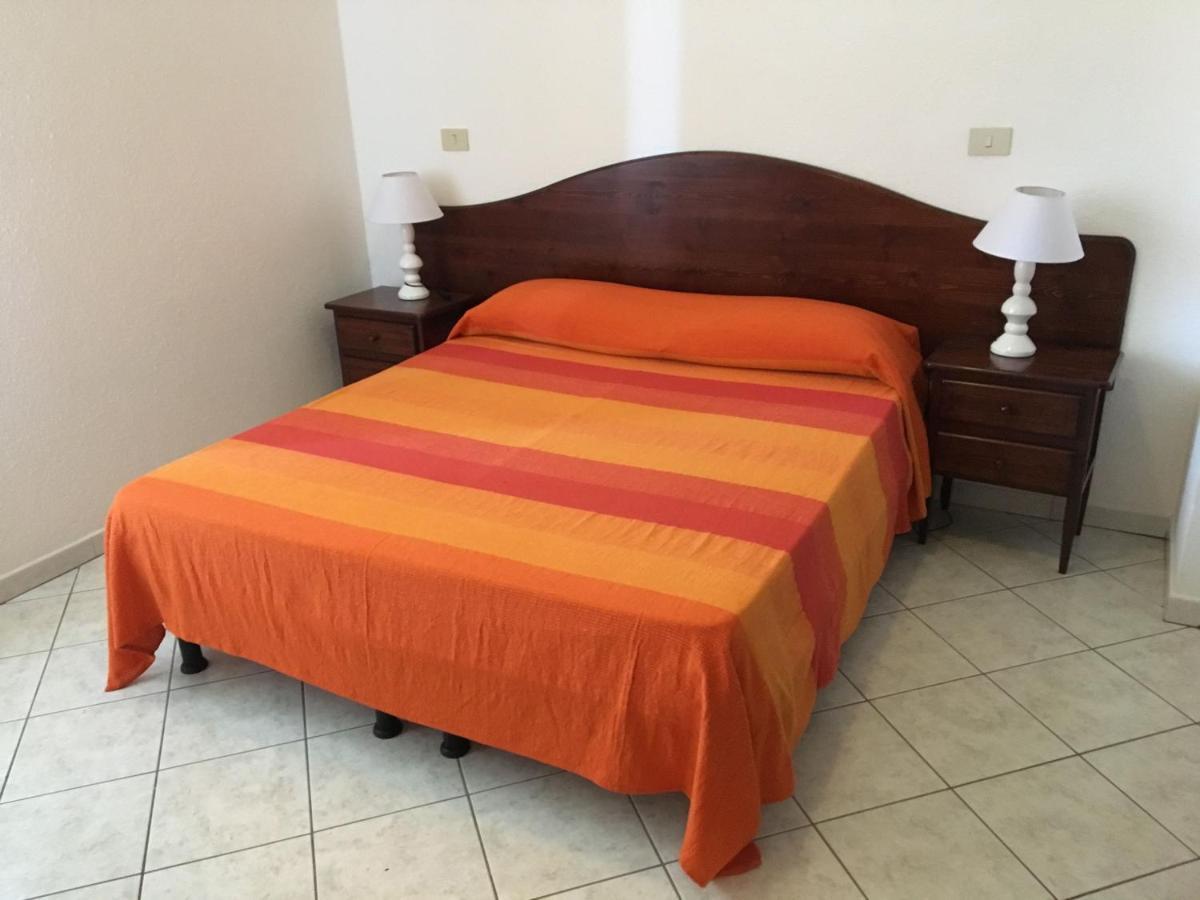 Su Petrosu Aparthotel Orosei Bagian luar foto